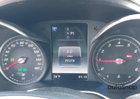 2018 Mercedes-Benz C 300 z USA, uszkodzony, nr VIN 55SWF4JB3JU263701